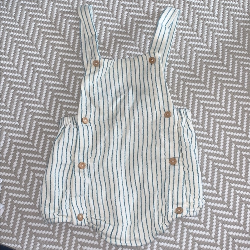 COPY - Zara striped bubble 6/9m
